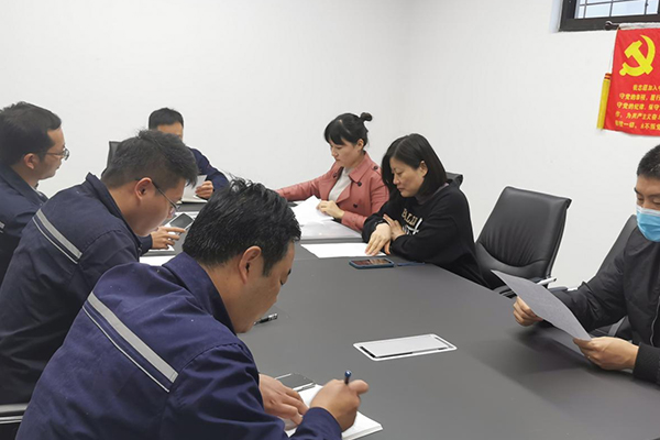 Dos empleados de Boda se unieron al Partido Comunista de China con honor.